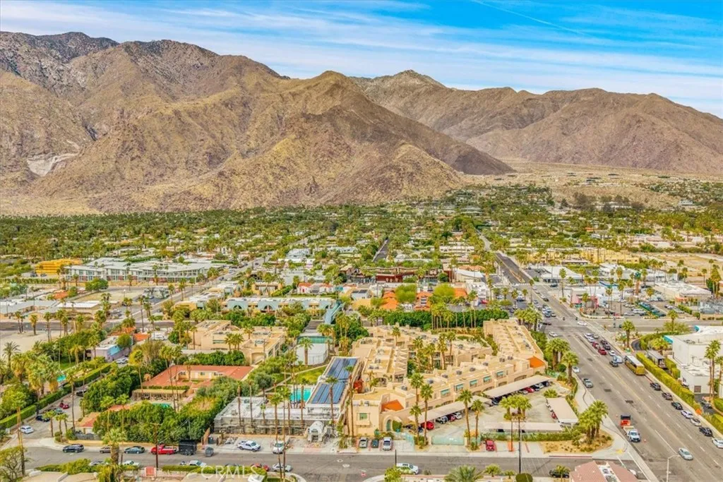 1555 N Chapparal, Palm Springs, California 92262 home-pic-39