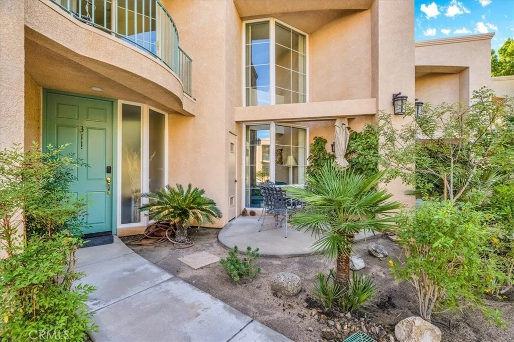 1555 N Chapparal, Palm Springs, California 92262 home-pic-0
