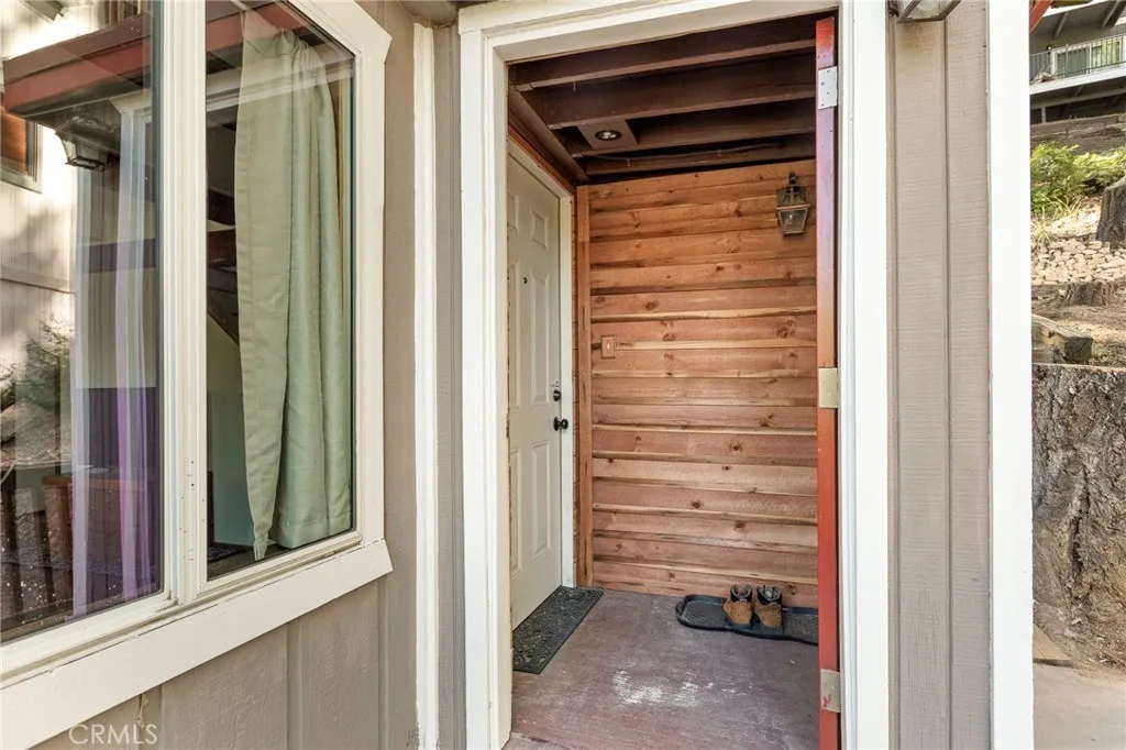 31661 Wagon Wheel, Running Springs, California 92382 home-pic-4