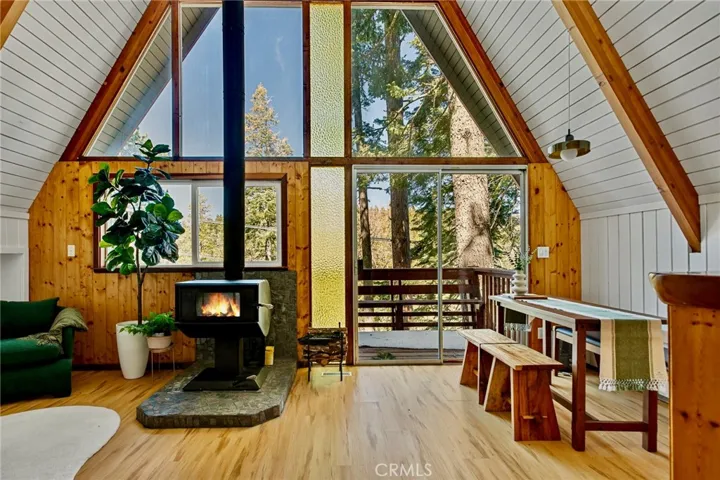 Welcome to 31661 Wagon Wheel Drive located in the beautiful town of Running Springs, CA.
