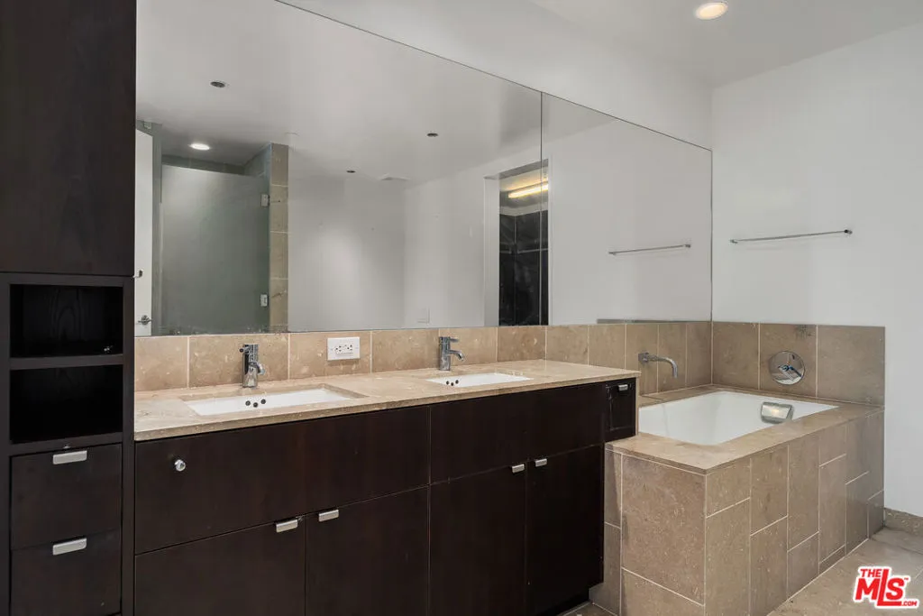 6250 Hollywood Boulevard 11h, Los Angeles, California 90028 home-pic-12