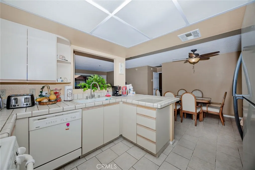 43195 Andrade Avenue L, Hemet, California 92544 home-pic-10
