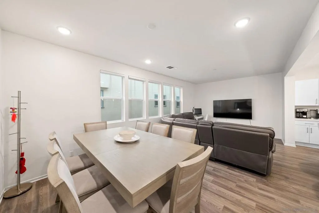 5360 Calle Rockfish 32, San Diego, California 92154 home-pic-12