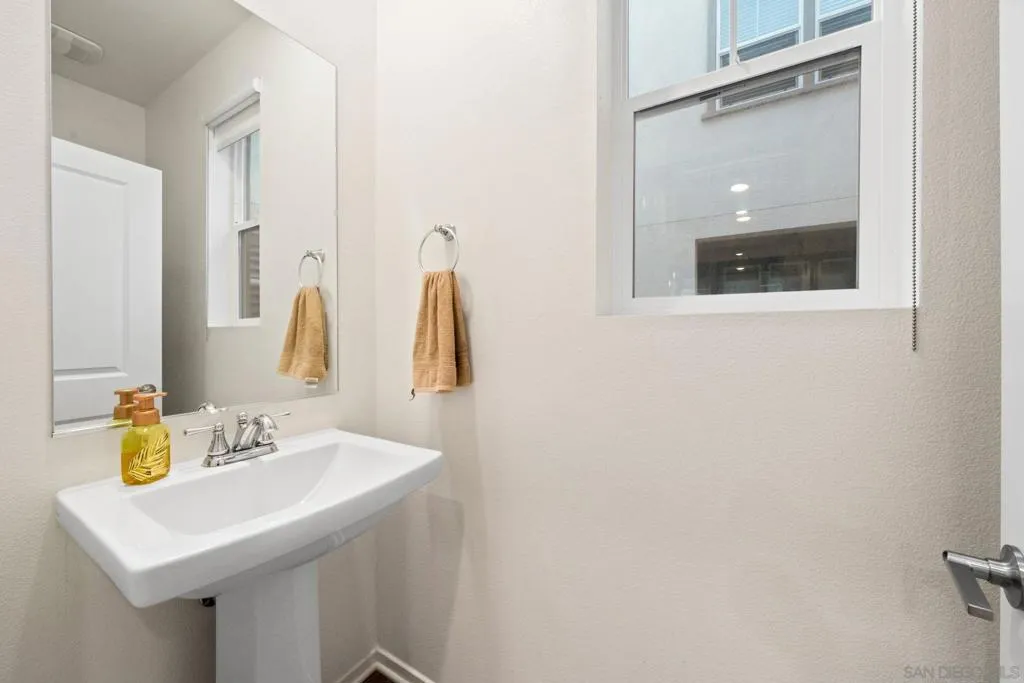 5360 Calle Rockfish 32, San Diego, California 92154 home-pic-25