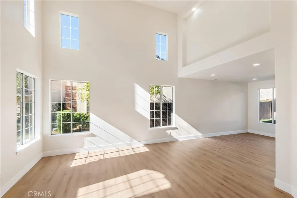 1015 E Deerfield, Ontario, California 91761 home-pic-6