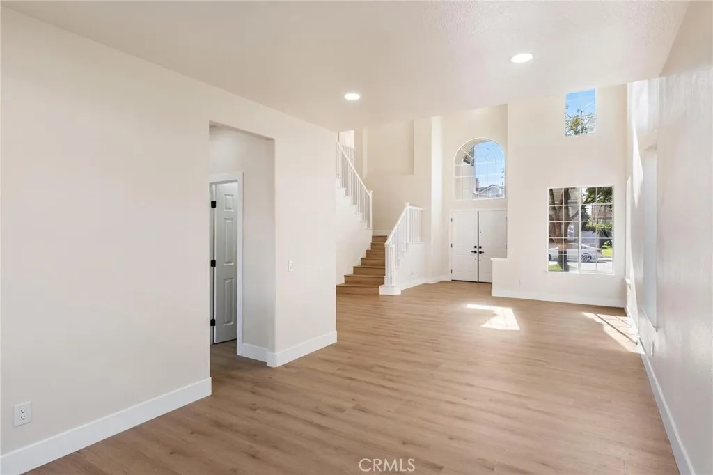 1015 E Deerfield, Ontario, California 91761 home-pic-9