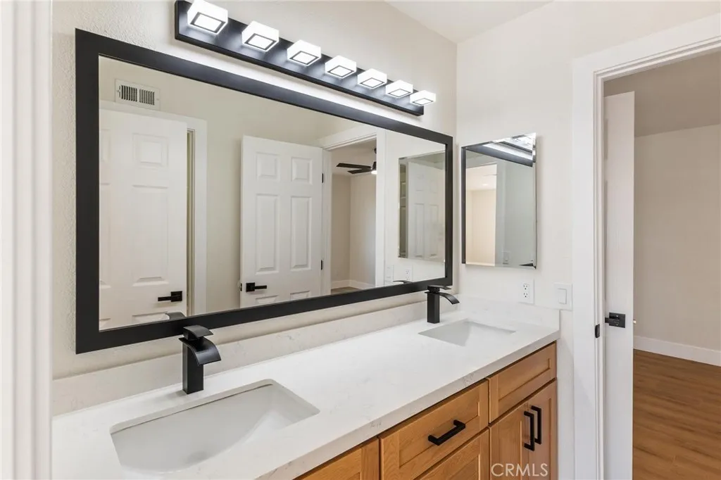 1015 E Deerfield, Ontario, California 91761 home-pic-39
