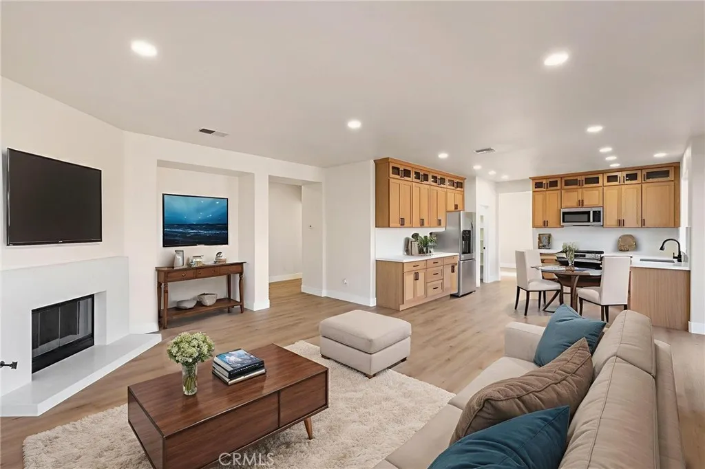 1015 E Deerfield, Ontario, California 91761 home-pic-14