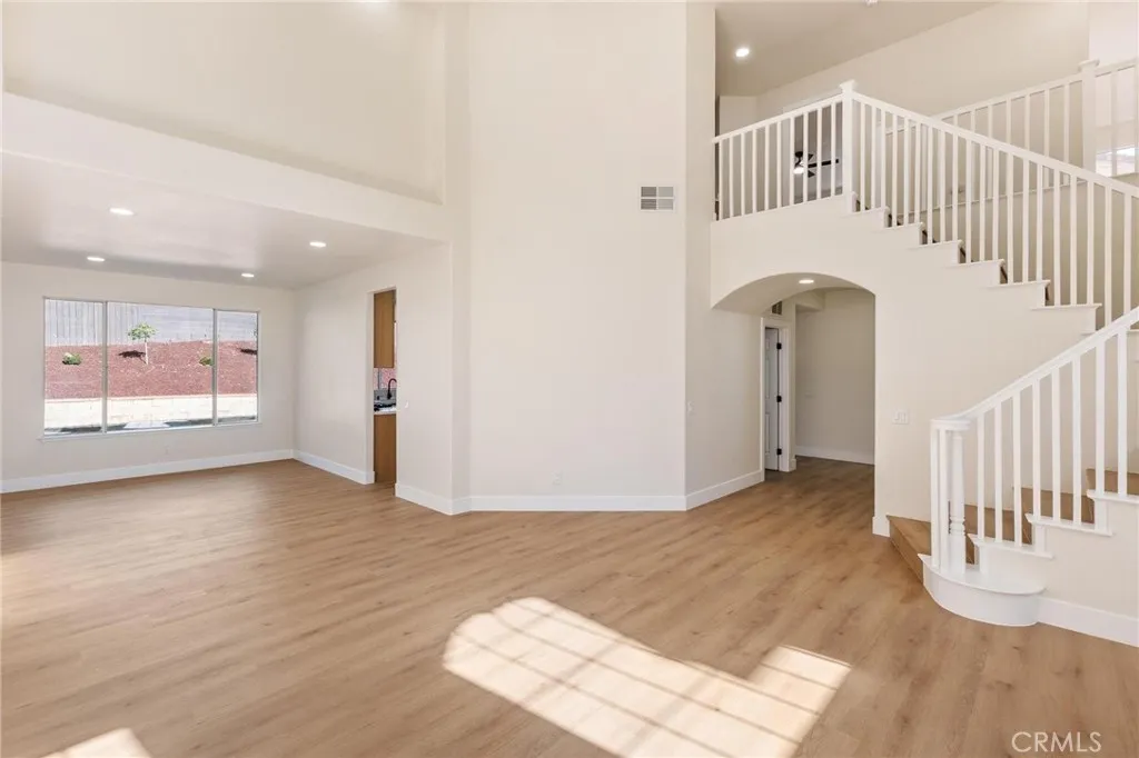 1015 E Deerfield, Ontario, California 91761 home-pic-5