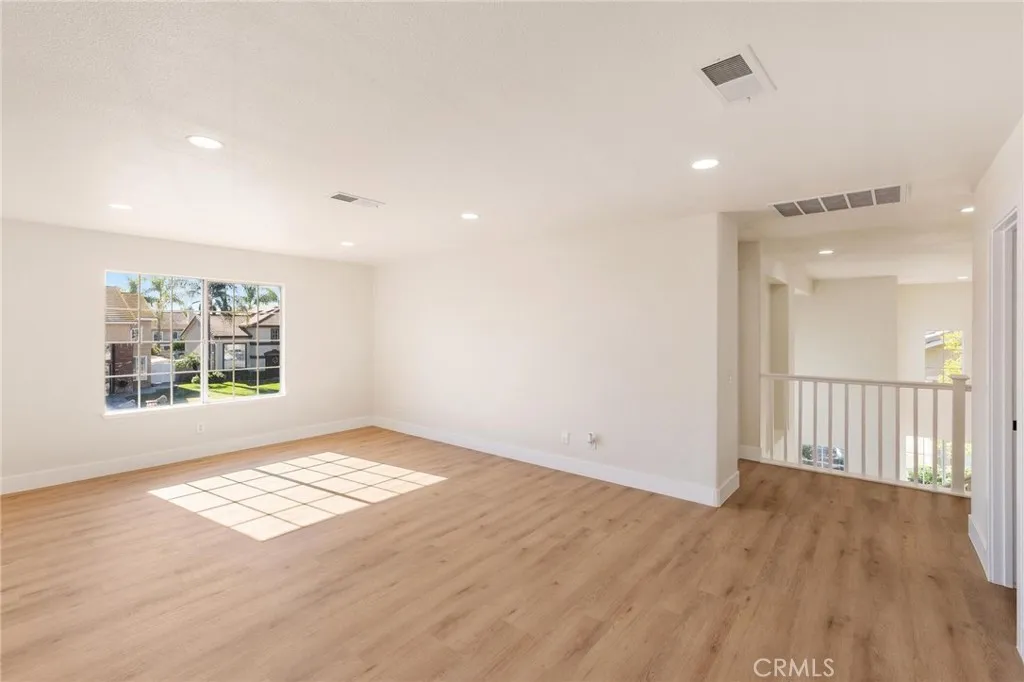 1015 E Deerfield, Ontario, California 91761 home-pic-35