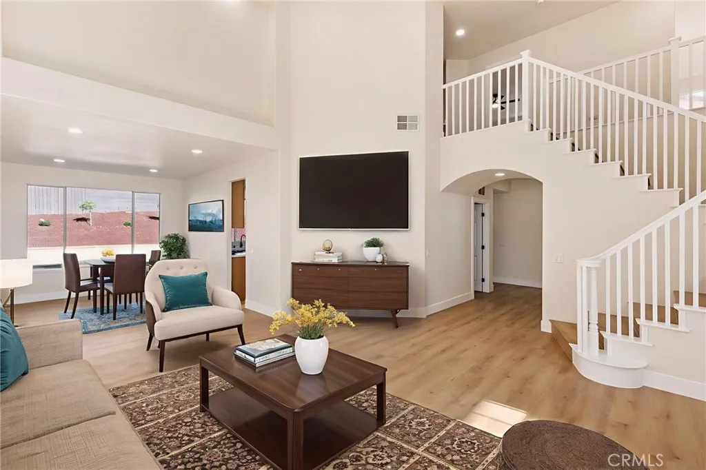 1015 E Deerfield, Ontario, California 91761 home-pic-4