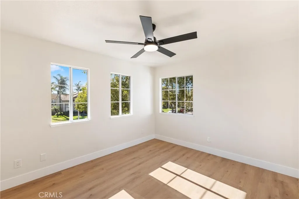 1015 E Deerfield, Ontario, California 91761 home-pic-42