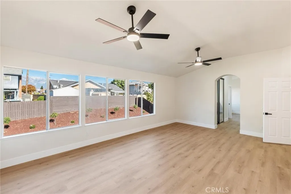 1015 E Deerfield, Ontario, California 91761 home-pic-29