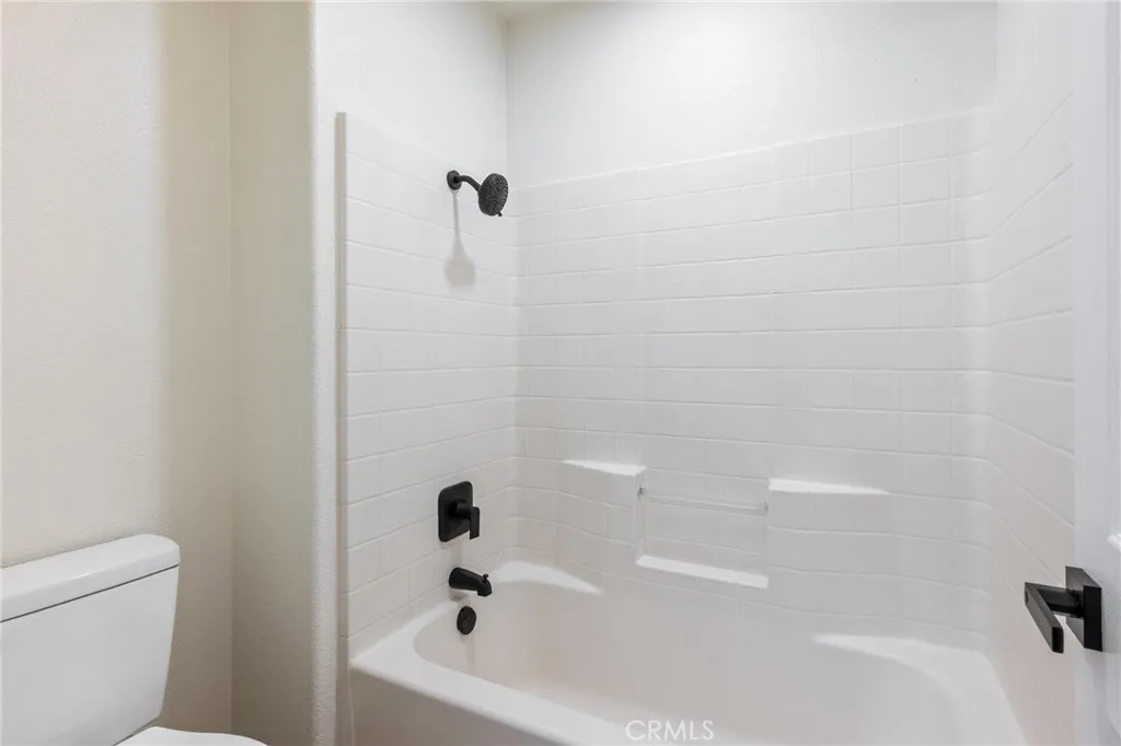 1015 E Deerfield, Ontario, California 91761 home-pic-40