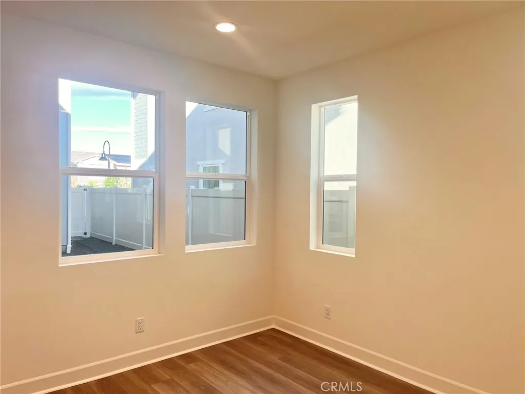 325 S Nevada Avenue, Ventura, California 93004 home-pic-7