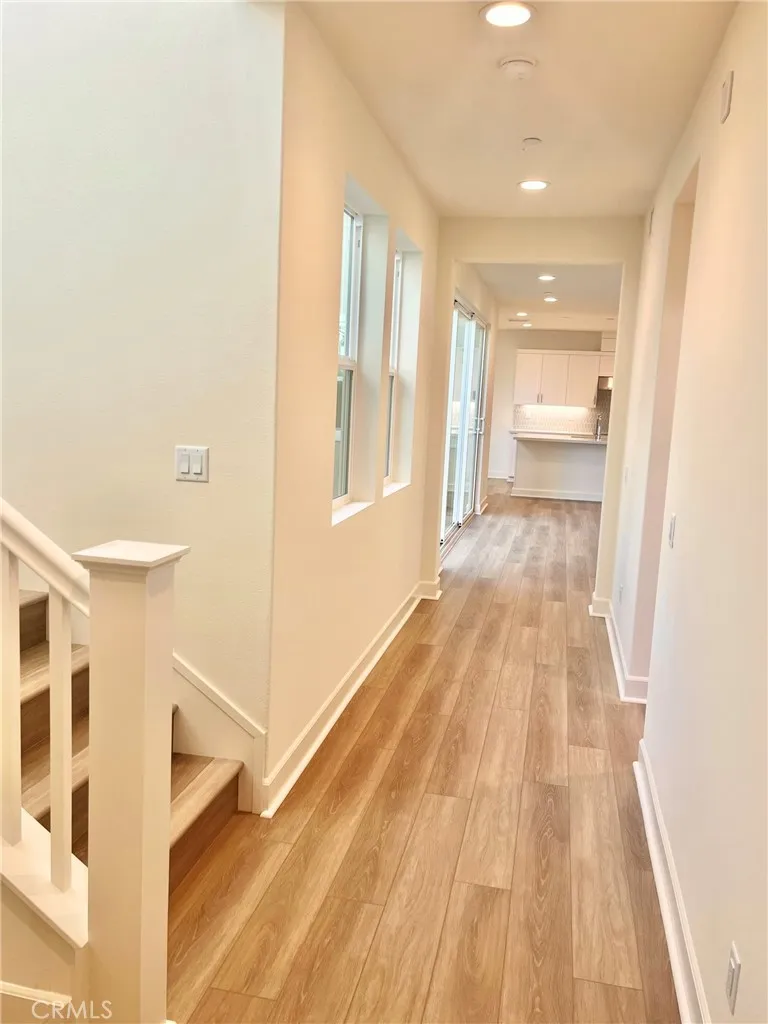 325 S Nevada Avenue, Ventura, California 93004 home-pic-2
