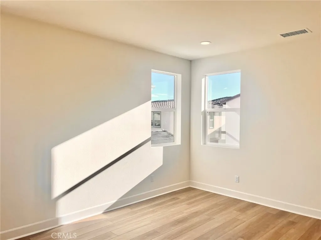 325 S Nevada Avenue, Ventura, California 93004 home-pic-16