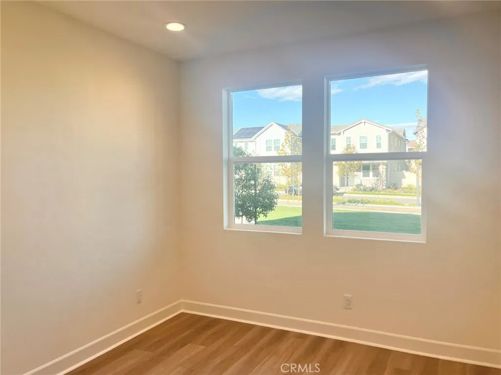 325 S Nevada Avenue, Ventura, California 93004 home-pic-8