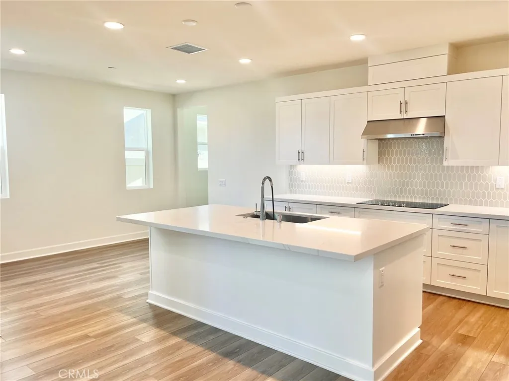 325 S Nevada Avenue, Ventura, California 93004 home-pic-6