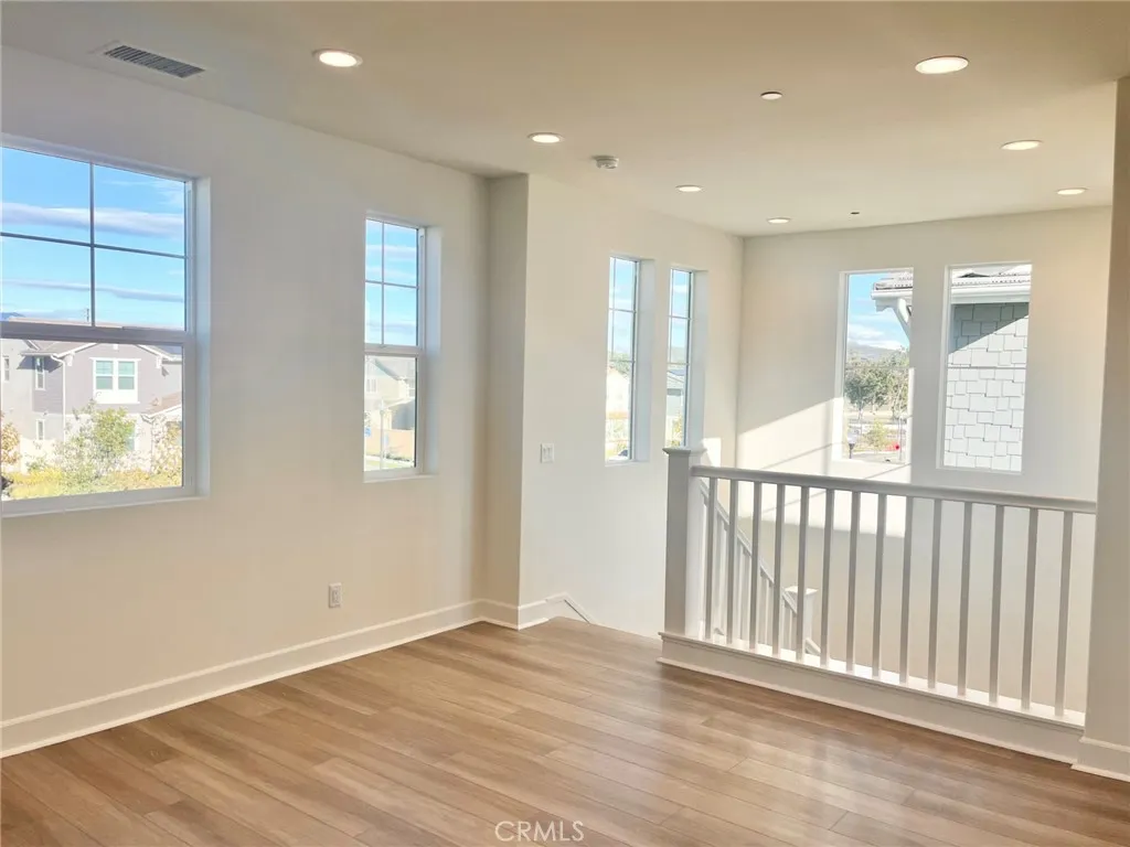 325 S Nevada Avenue, Ventura, California 93004 home-pic-12