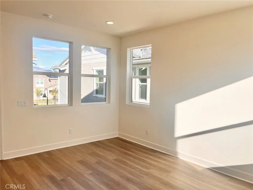 325 S Nevada Avenue, Ventura, California 93004 home-pic-17