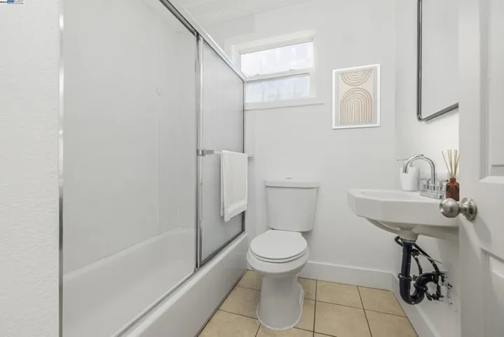 1127 60th Ave, Oakland, California 94621