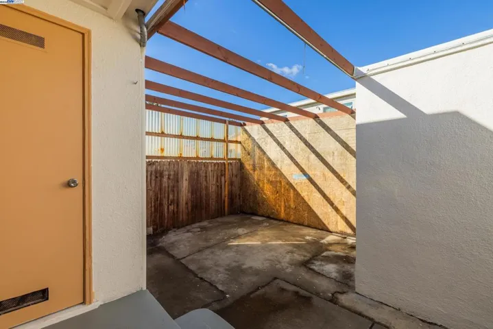 1127 60th Ave, Oakland, California 94621