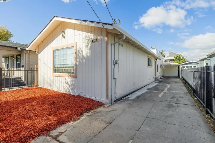 1127 60th Ave, Oakland, California 94621