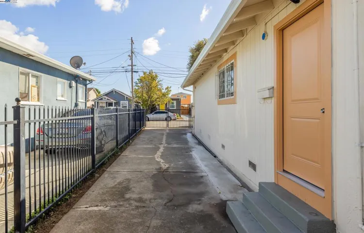 1127 60th Ave, Oakland, California 94621