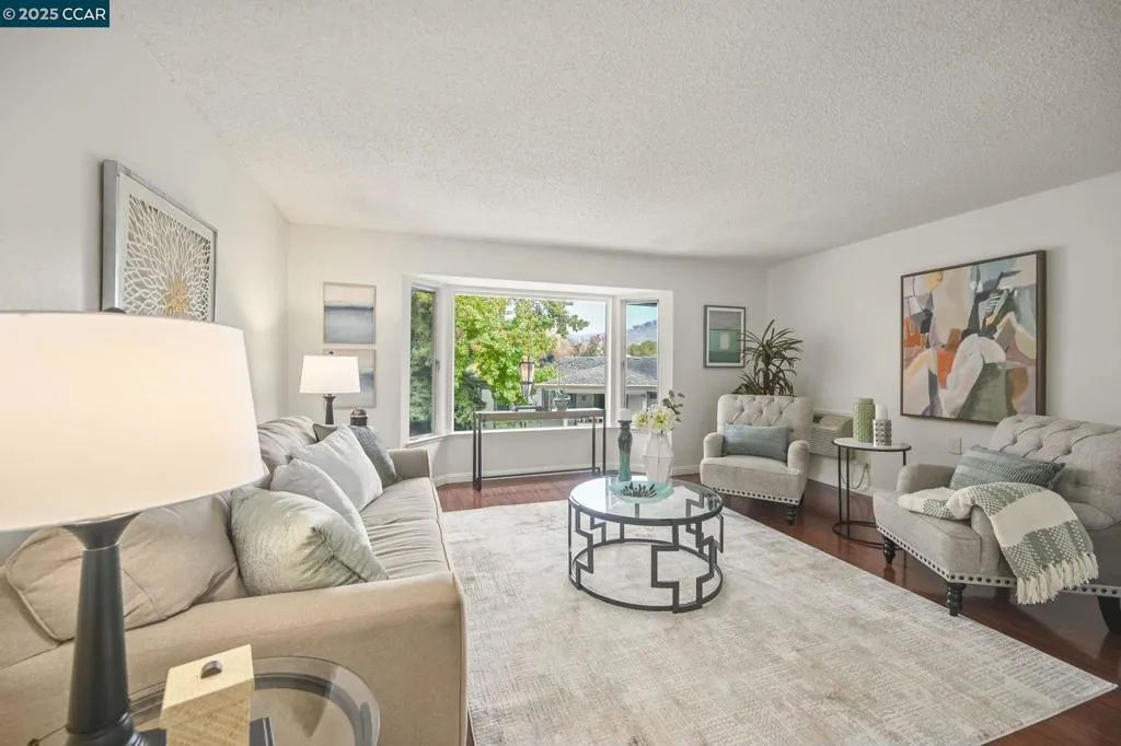 3465 Tice Creek Dr  home-pic-2