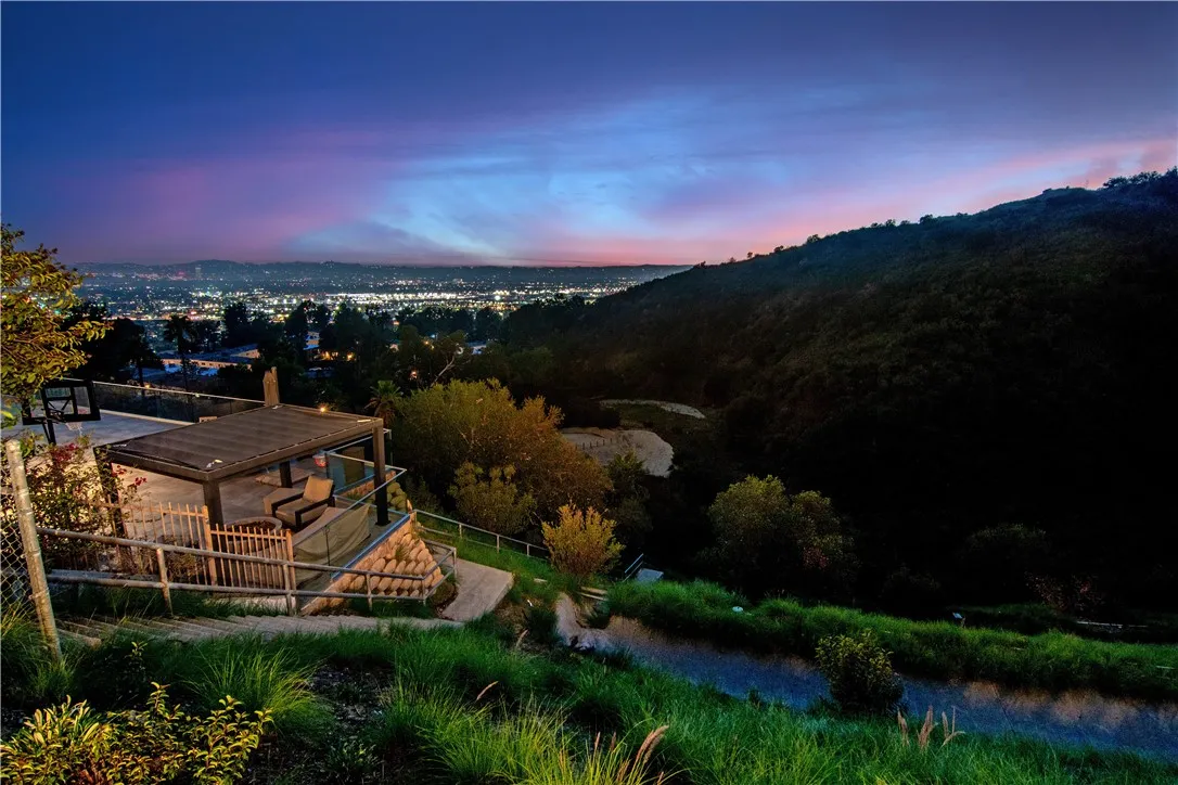 3429 Castleman Lane, Burbank, California 91504 home-pic-36