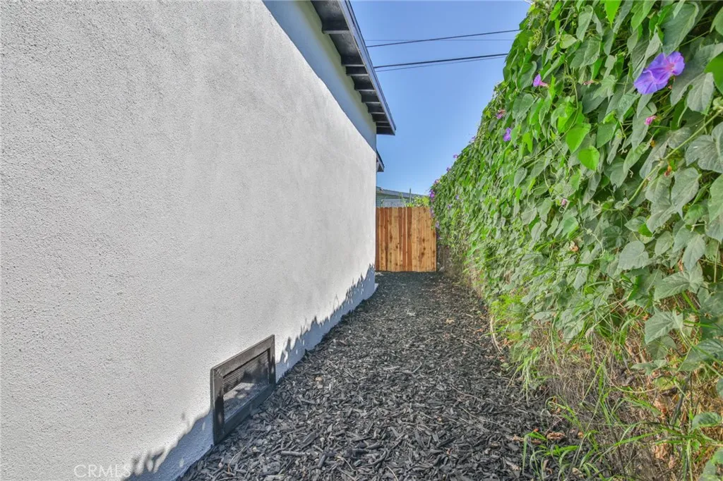 10955 S Spring Street, Los Angeles, California 90061 home-pic-25