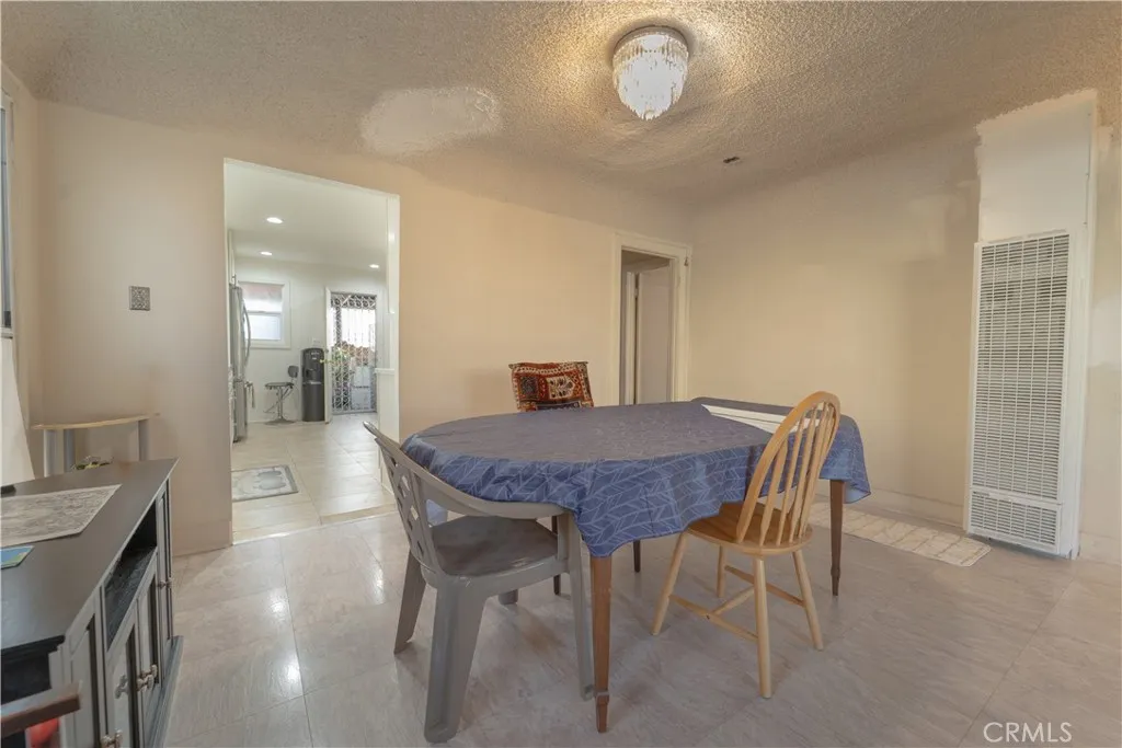 1706 W 65th Place, Los Angeles, California 90047 home-pic-4