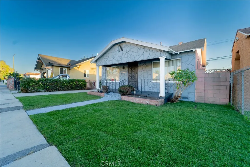 1706 W 65th Place, Los Angeles, California 90047 home-pic-27