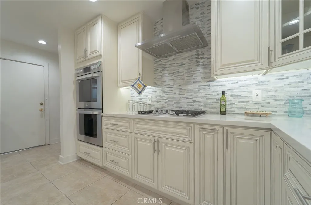 1706 W 65th Place, Los Angeles, California 90047 home-pic-10