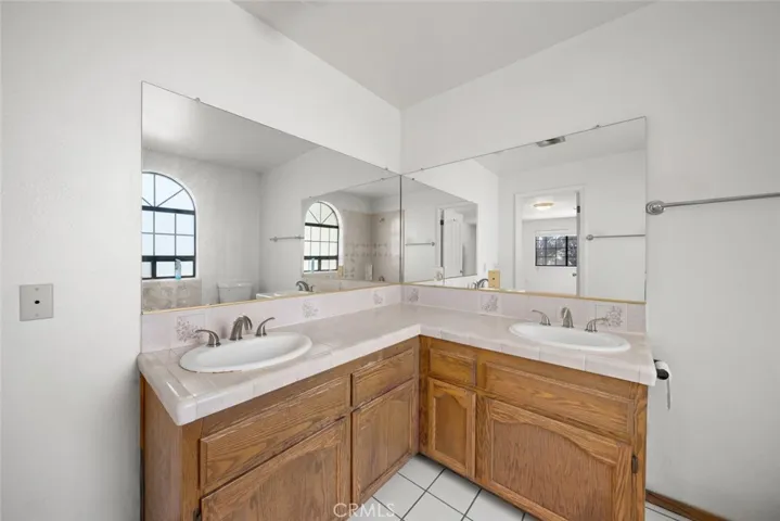 Primary bedroom vanity