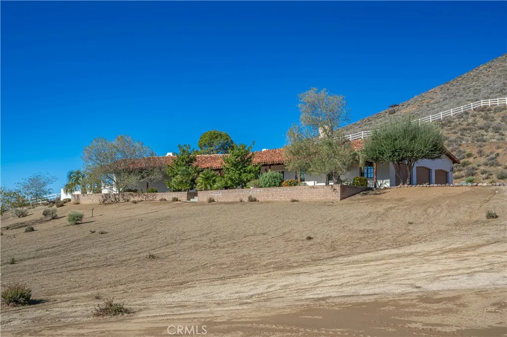 9435 Hierba, Agua Dulce, California 91390 home-pic-48