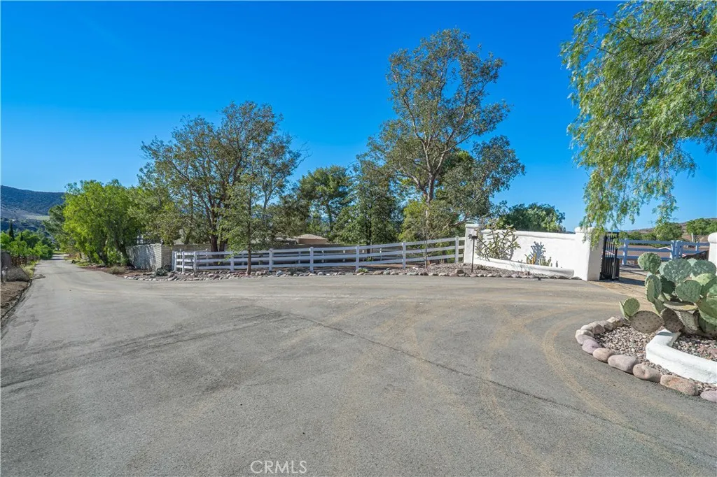 9435 Hierba, Agua Dulce, California 91390 home-pic-65