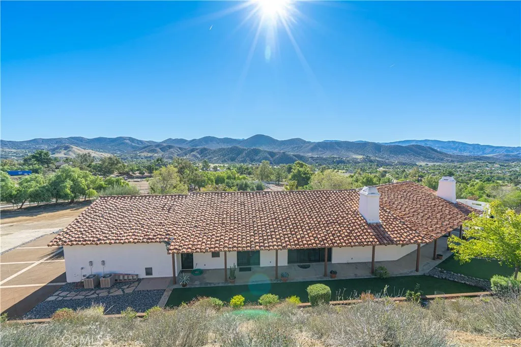 9435 Hierba, Agua Dulce, California 91390 home-pic-59