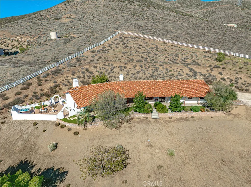 9435 Hierba, Agua Dulce, California 91390 home-pic-0