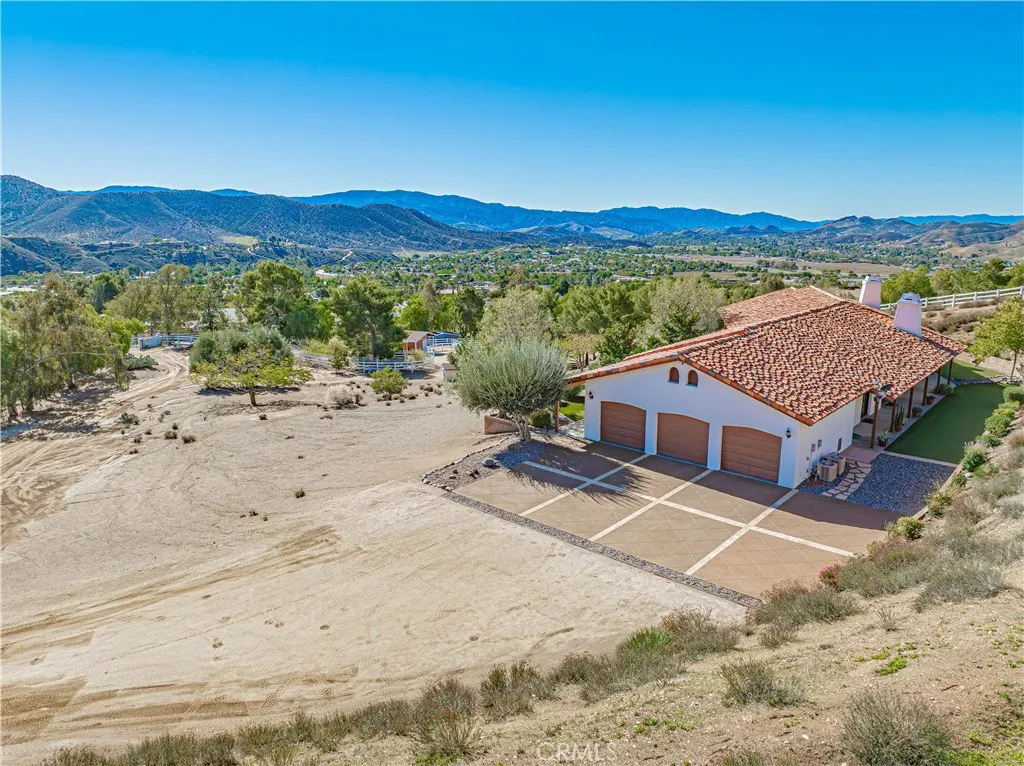 9435 Hierba, Agua Dulce, California 91390 home-pic-57