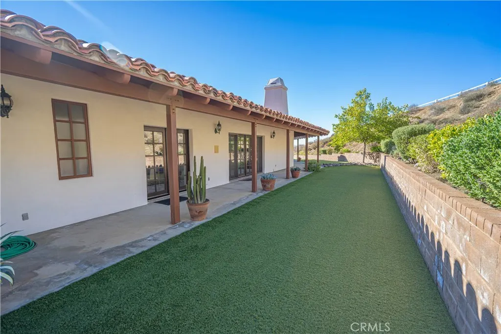 9435 Hierba, Agua Dulce, California 91390 home-pic-37