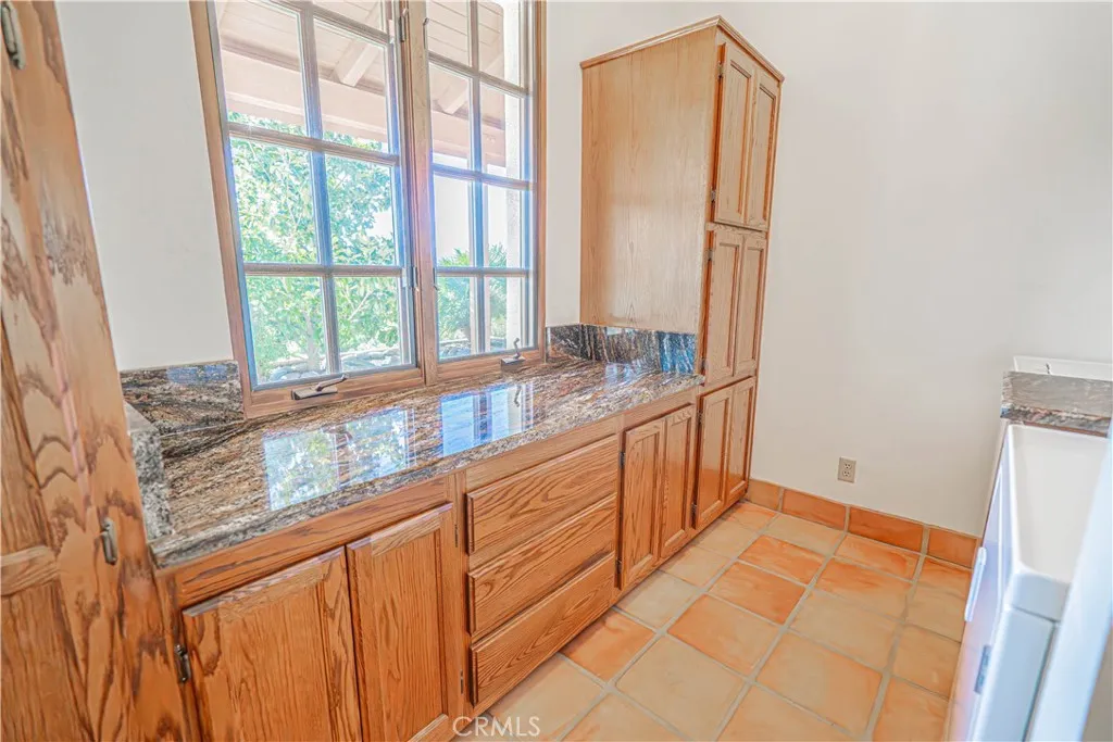 9435 Hierba, Agua Dulce, California 91390 home-pic-23