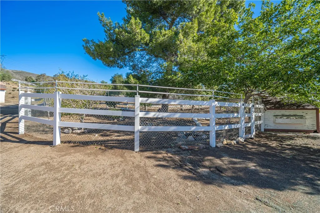 9435 Hierba, Agua Dulce, California 91390 home-pic-50