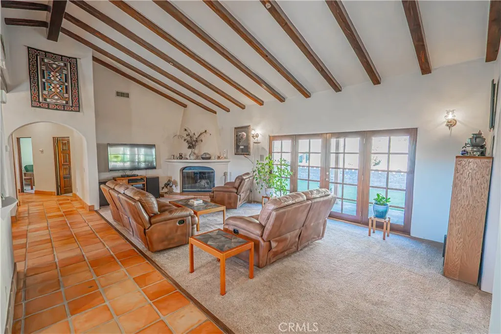 9435 Hierba, Agua Dulce, California 91390 home-pic-11