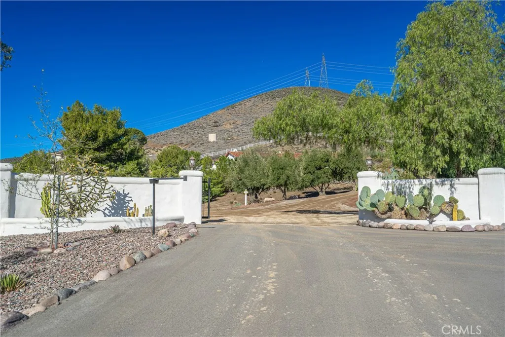 9435 Hierba, Agua Dulce, California 91390 home-pic-64