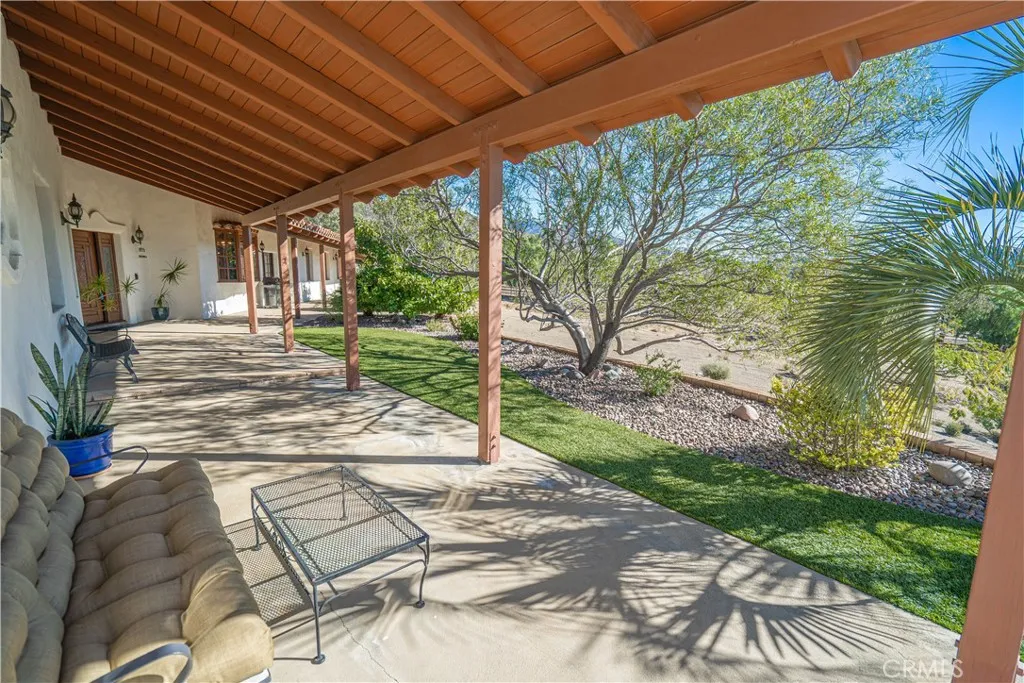 9435 Hierba, Agua Dulce, California 91390 home-pic-6