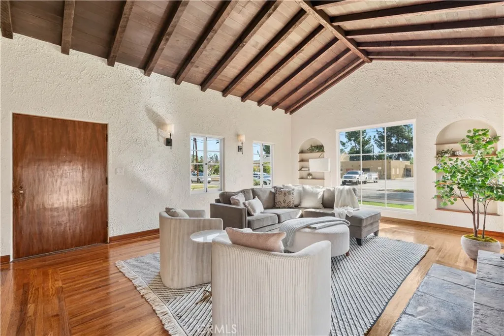 340 W 29th Street, San Bernardino, California 92405 home-pic-6