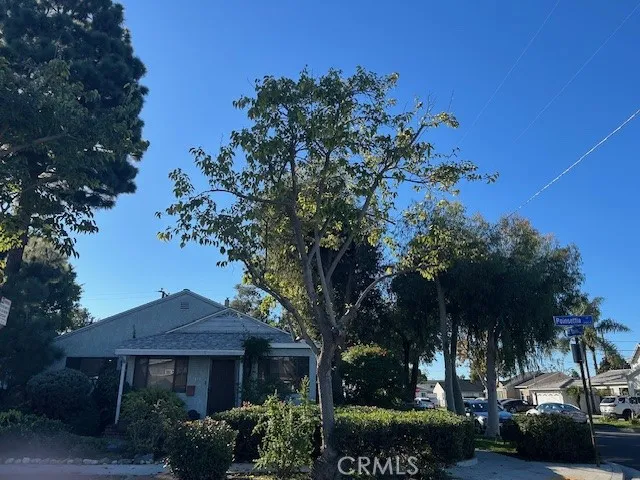 2100 E Poinsettia, Long Beach, California 90805 home-pic-0