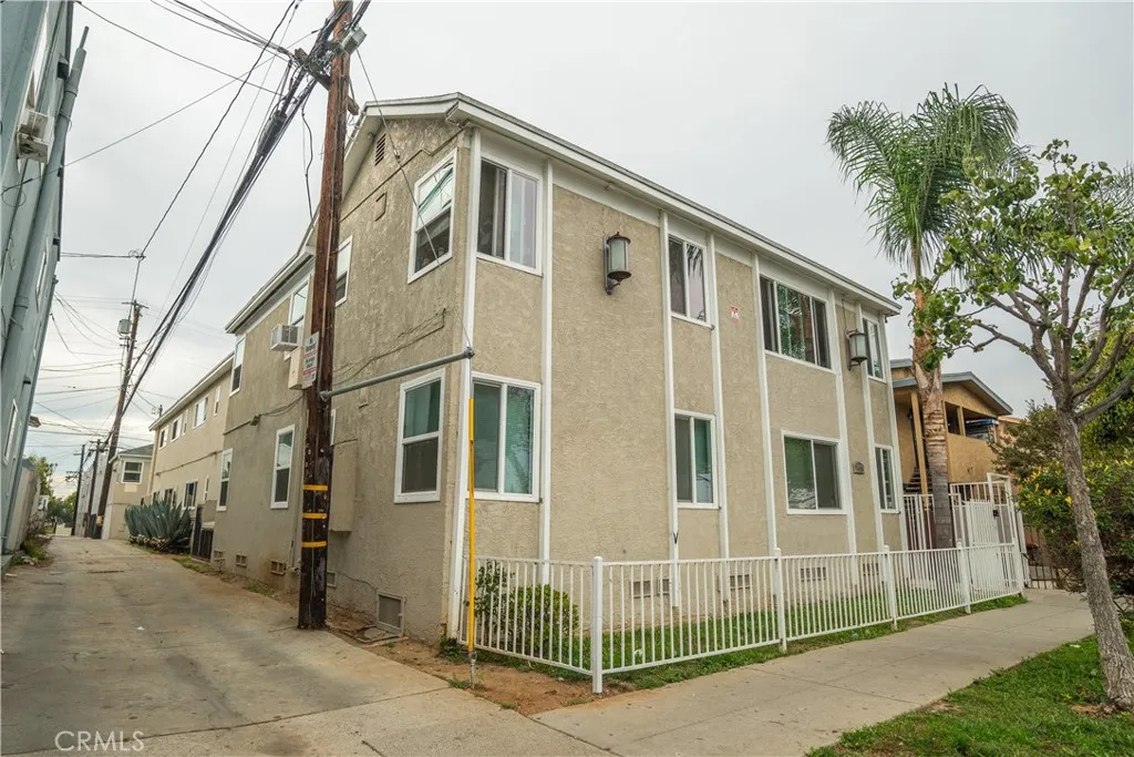 1415 Cedar, Long Beach, California 90813 home-pic-1